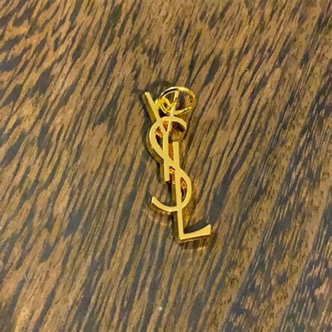 34 results for ysl zipper pull 